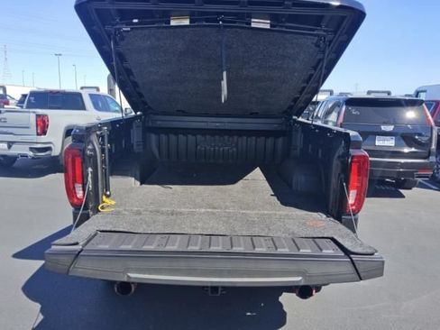 Used 2023 GMC Sierra 1500 AT4 w/ AT4 Premium Package AWD/4WD image 10