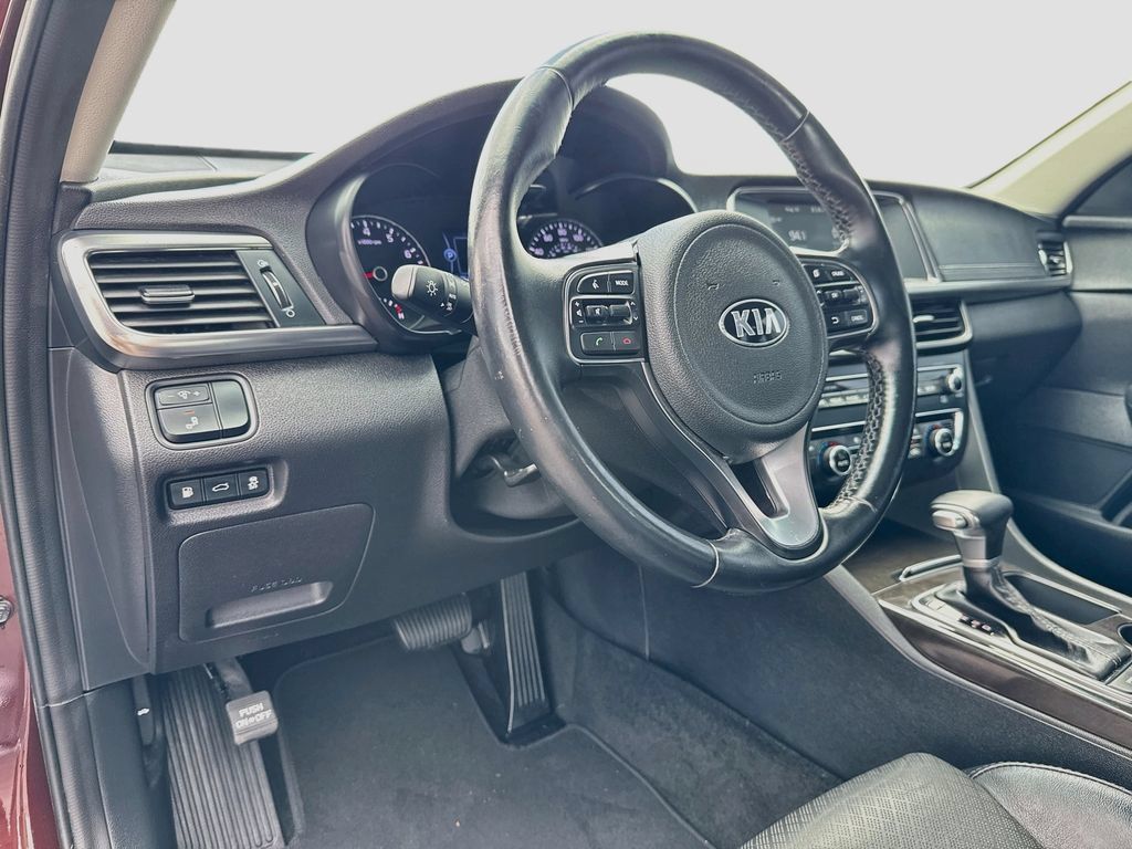 Used 2018 Kia Optima EX w/ Premium Package FWD image 9