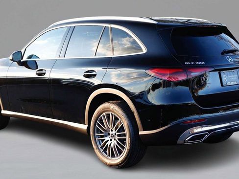 Used 2026 Mercedes-Benz GLC 300 4MATIC image 5