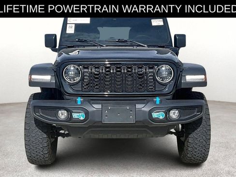 Used 2024 Jeep Wrangler Unlimited image 5