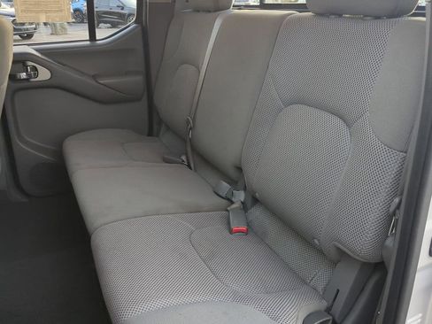 Used 2019 Nissan Frontier SV image 21