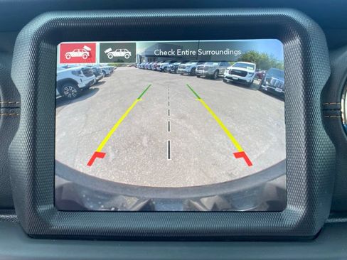 Used 2021 Jeep Wrangler Unlimited Sahara AWD/4WD image 21