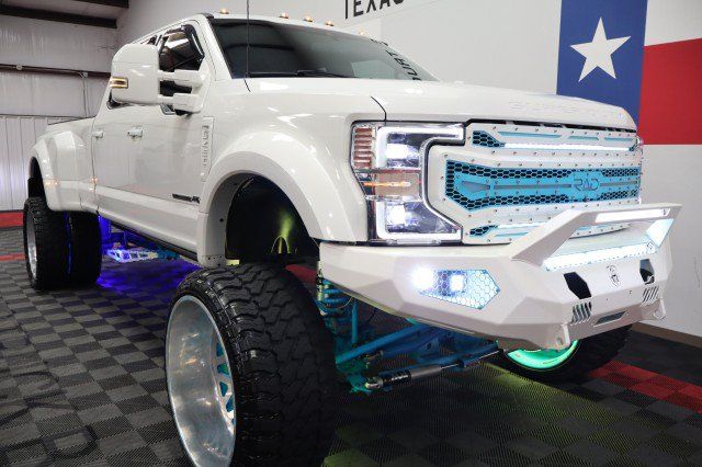 Used 2022 Ford F450 Platinum w/ FX4 Off-Road Package AWD/4WD image 23