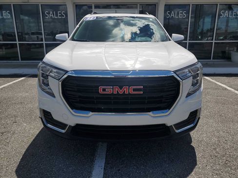 Used 2023 GMC Terrain SLE w/ Driver Convenience Package FWD image 12
