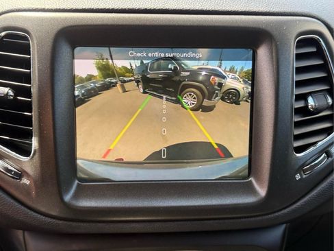 Used 2019 Jeep Compass Trailhawk AWD/4WD image 21