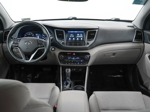 Used 2018 Hyundai Tucson Value AWD/4WD image 16