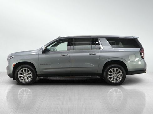Used 2023 Chevrolet Suburban Premier AWD/4WD image 2
