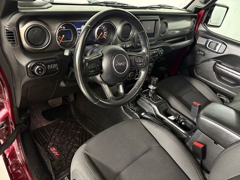 Used 2021 Jeep Gladiator Sport image 18