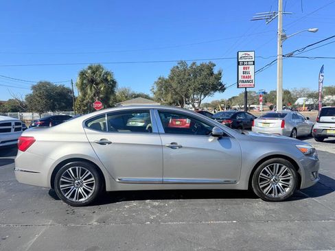 Used 2014 Kia Cadenza Premium image 3
