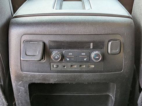 Used 2018 Chevrolet Suburban LT w/ LT Signature Package image 17