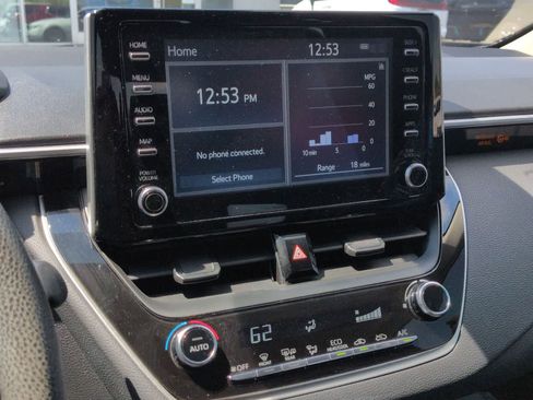 Used 2020 Toyota Corolla LE FWD image 28