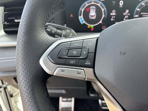 New 2026 Volkswagen Tiguan SE R-Line FWD image 20
