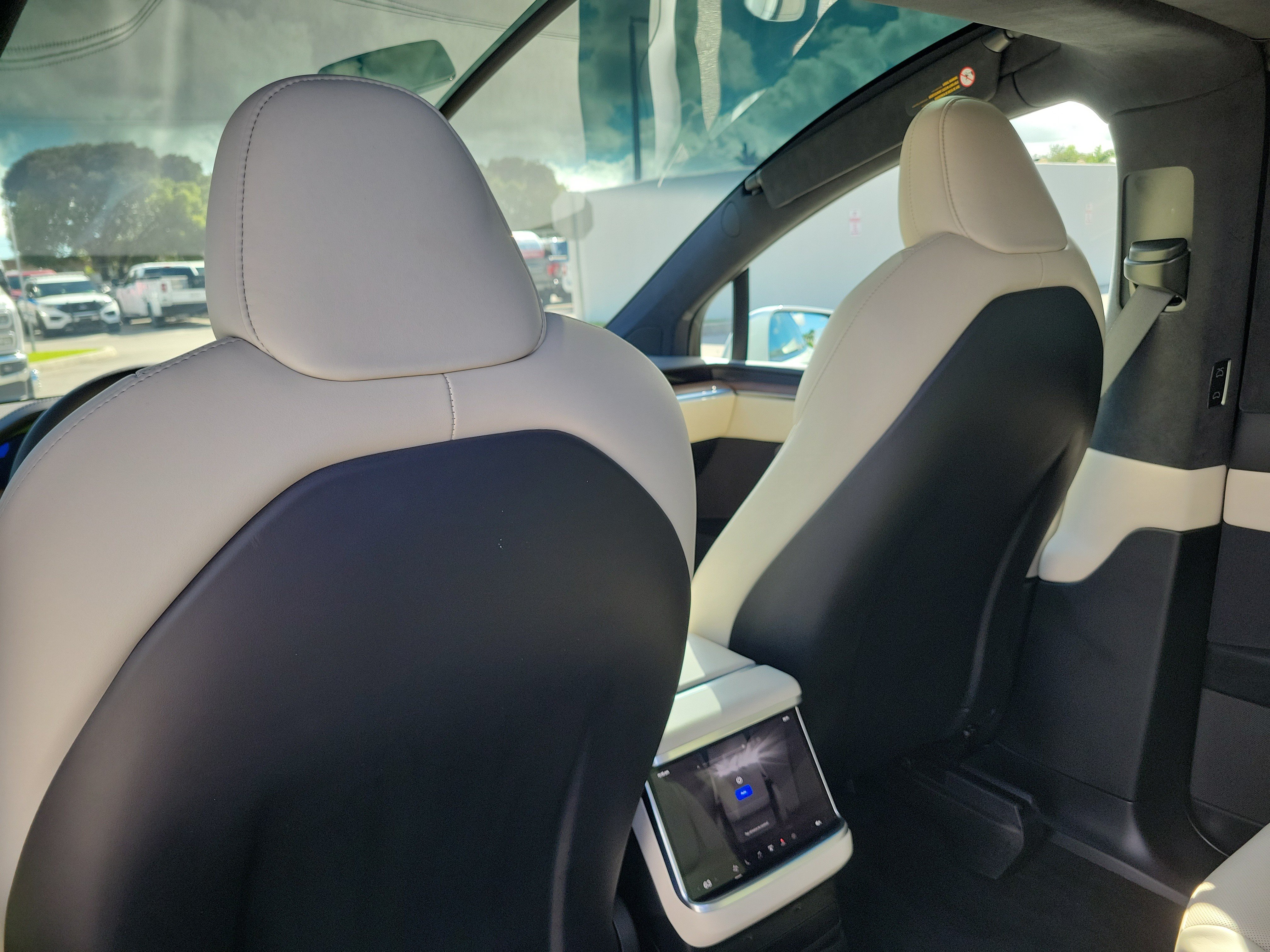 Used 2024 Tesla Model X AWD/4WD image 19
