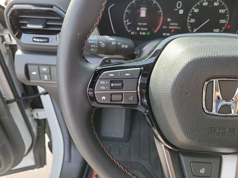 Certified 2025 Honda Pilot TrailSport image 29