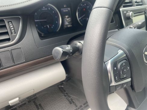 Used 2017 Toyota Camry XLE FWD image 15