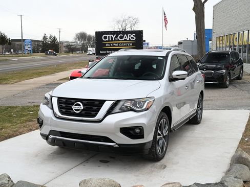 Used 2020 Nissan Pathfinder Platinum image 1