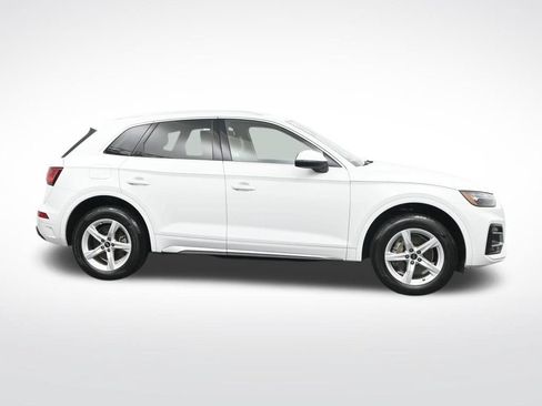 Used 2023 Audi Q5 2.0T Premium w/ Convenience Package AWD/4WD image 4