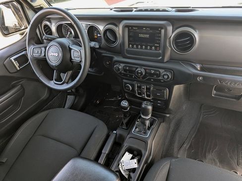 Used 2023 Jeep Wrangler Unlimited AWD/4WD image 32