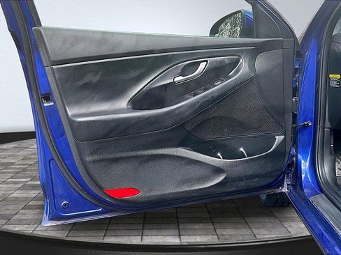 Used 2019 Hyundai Elantra GT image 24