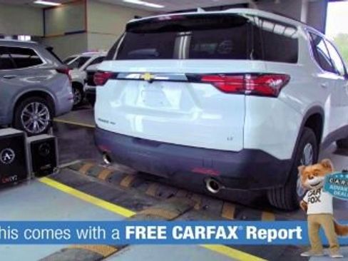 Used 2023 Chevrolet Traverse LT AWD/4WD image 2