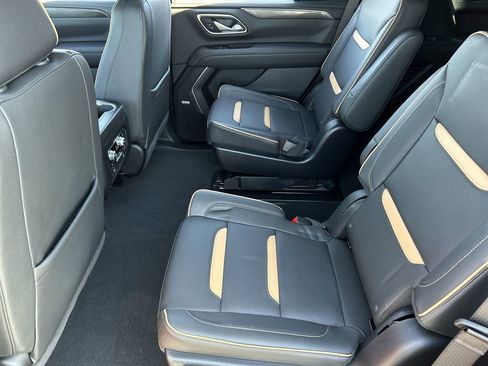 Used 2024 GMC Yukon AT4 w/ Technology Package AWD/4WD image 25