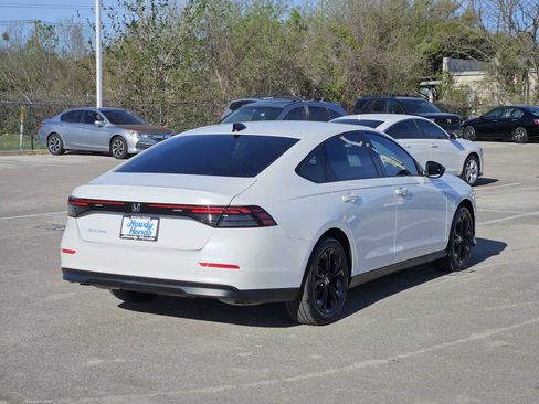 Certified 2025 Honda Accord SE image 6