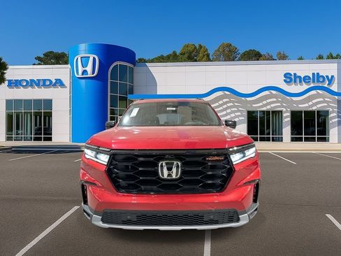 New 2025 Honda Pilot TrailSport image 3