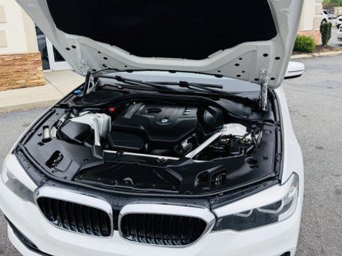 Used 2019 BMW 530i w/ Convenience Package RWD image 21
