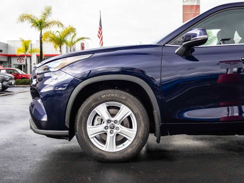 Certified 2024 Toyota Highlander LE image 5