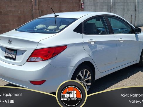 Used 2017 Hyundai Accent Value Edition FWD image 3