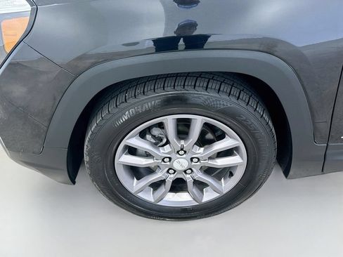 Used 2023 GMC Terrain SLT FWD image 31