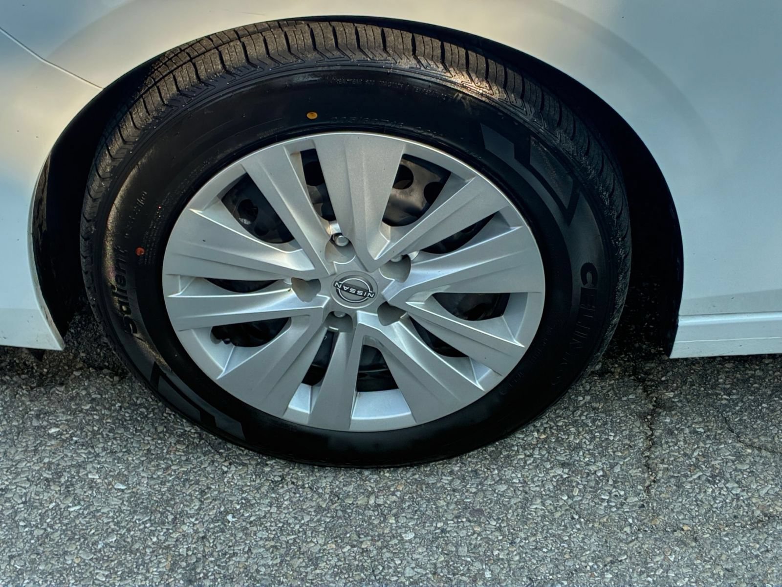 Used 2025 Nissan Sentra S FWD image 24