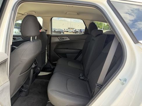 Used 2023 Kia Sportage LX FWD image 25