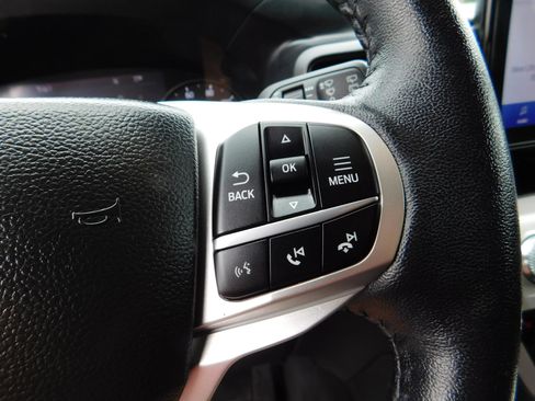 Used 2023 Ford Explorer XLT AWD/4WD image 24