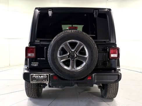 Used 2022 Jeep Wrangler Unlimited Sahara image 5