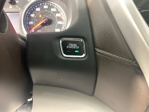 Used 2020 GMC Acadia SLT w/ Premium Package image 18