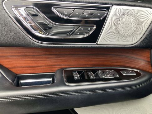 Used 2021 Lincoln Navigator Reserve w/ Luxury Package image 21