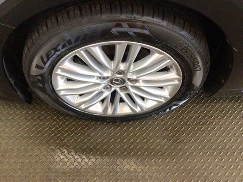 Used 2015 Lexus ES 350 w/ Luxury Package FWD image 27