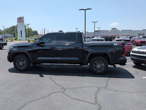 Used 2023 Toyota Tundra SR5 w/ SR5 Convenience Package AWD/4WD image 4