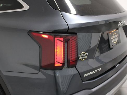 Used 2024 Kia Sorento S image 49