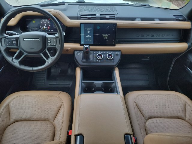Used 2025 Land Rover Defender 110 X-Dynamic SE AWD/4WD image 16