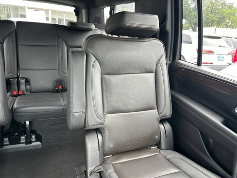 Used 2021 Chevrolet Suburban High Country RWD image 14