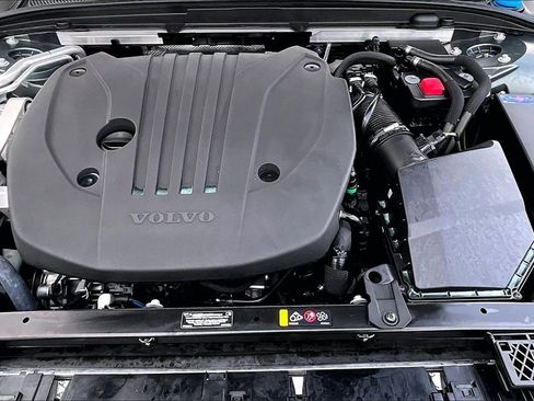 Certified 2026 Volvo V60 B5 Cross Country Plus w/ Protection Package Premier image 29