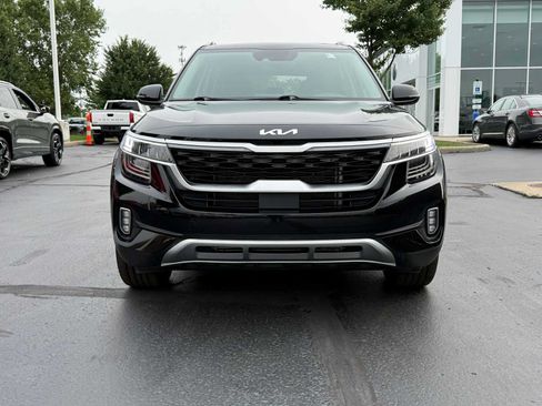 Used 2023 Kia Seltos SX w/ SX Sunroof Package AWD/4WD image 2