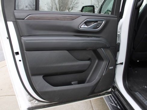 Used 2021 Chevrolet Suburban LT image 26