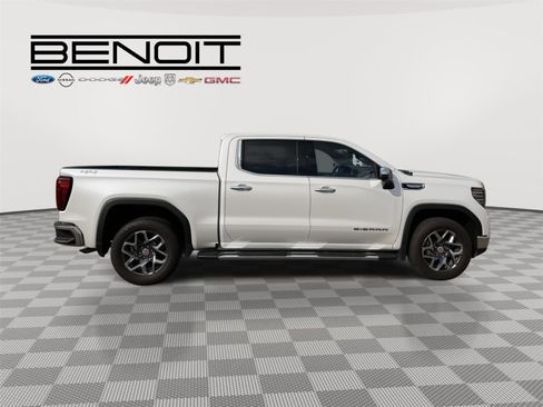 Used 2025 GMC Sierra 1500 SLT image 6