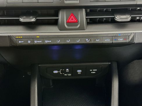 Used 2025 Kia K4 LXS image 23