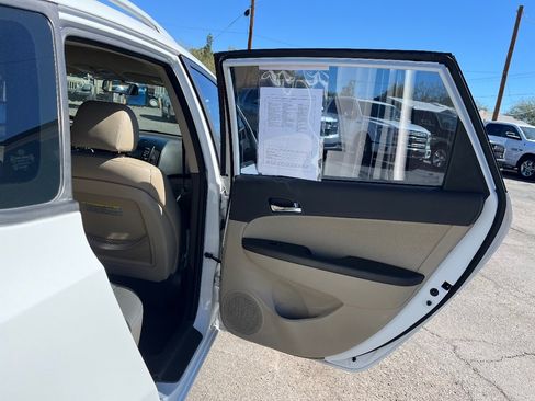 Used 2011 Hyundai Elantra SE image 33