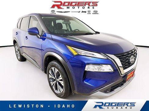 Used 2022 Nissan Rogue SV image 1