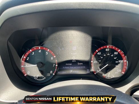 Used 2022 Nissan Titan PRO-4X w/ Pro-4x Convenience Package AWD/4WD image 14